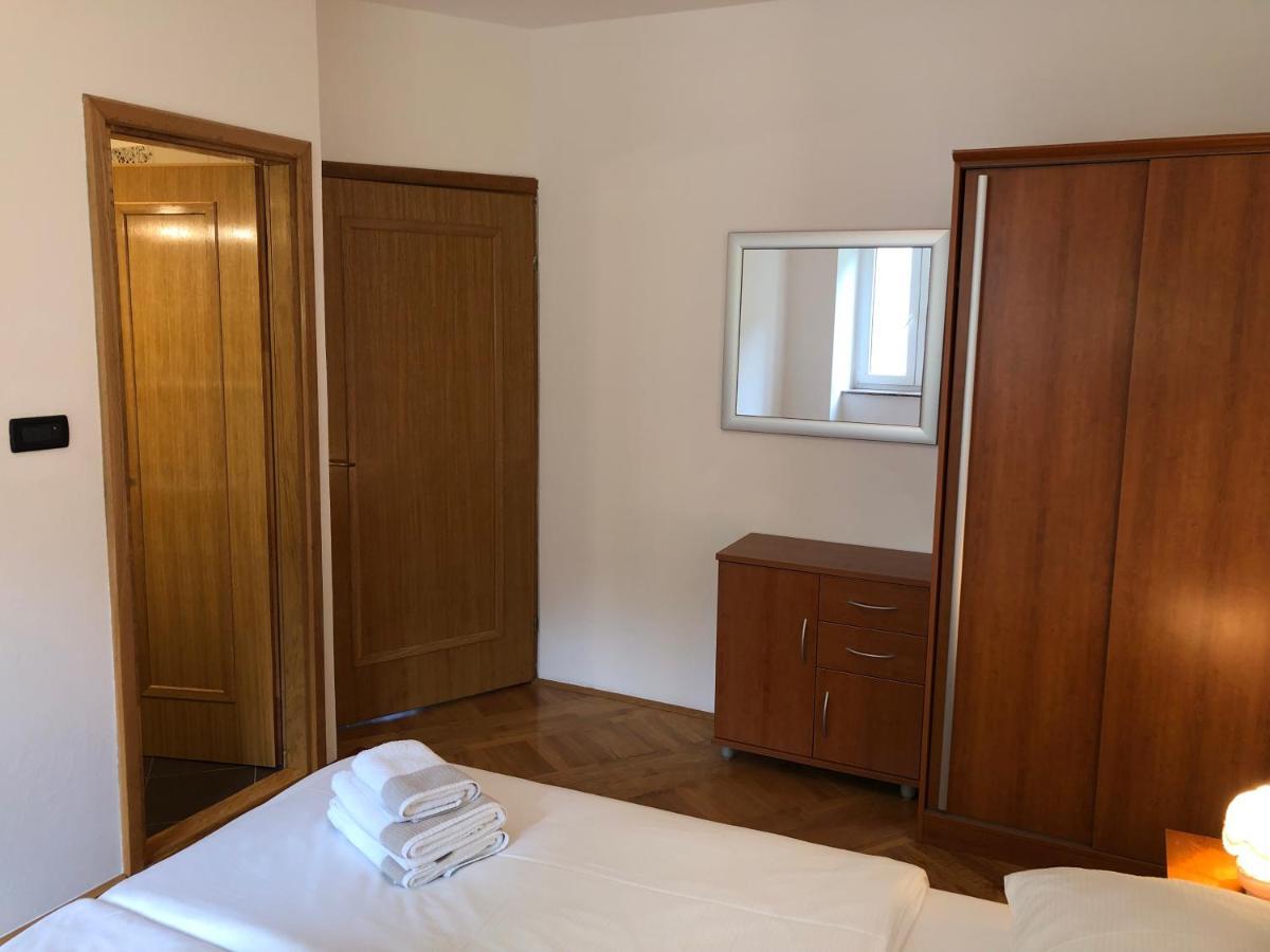 Apartments Trlika Kampor Bagian luar foto