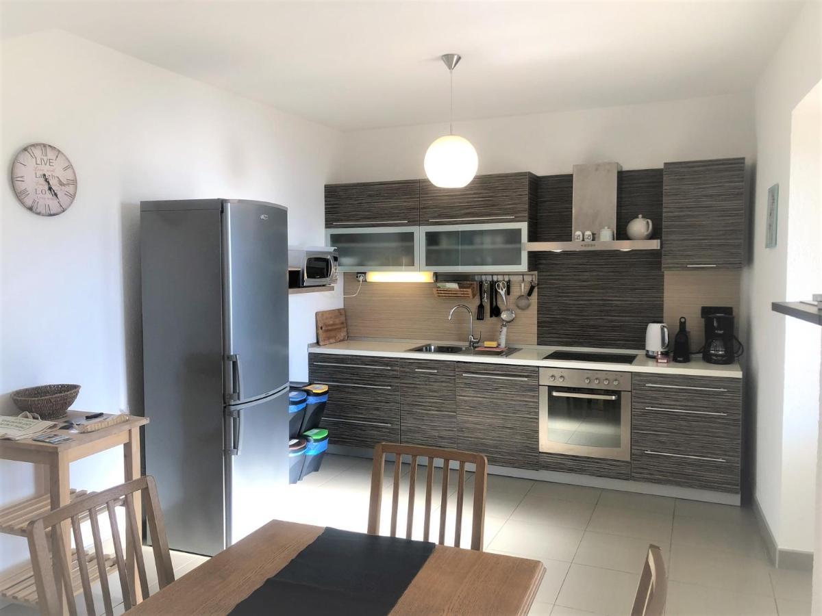 Apartments Trlika Kampor Bagian luar foto