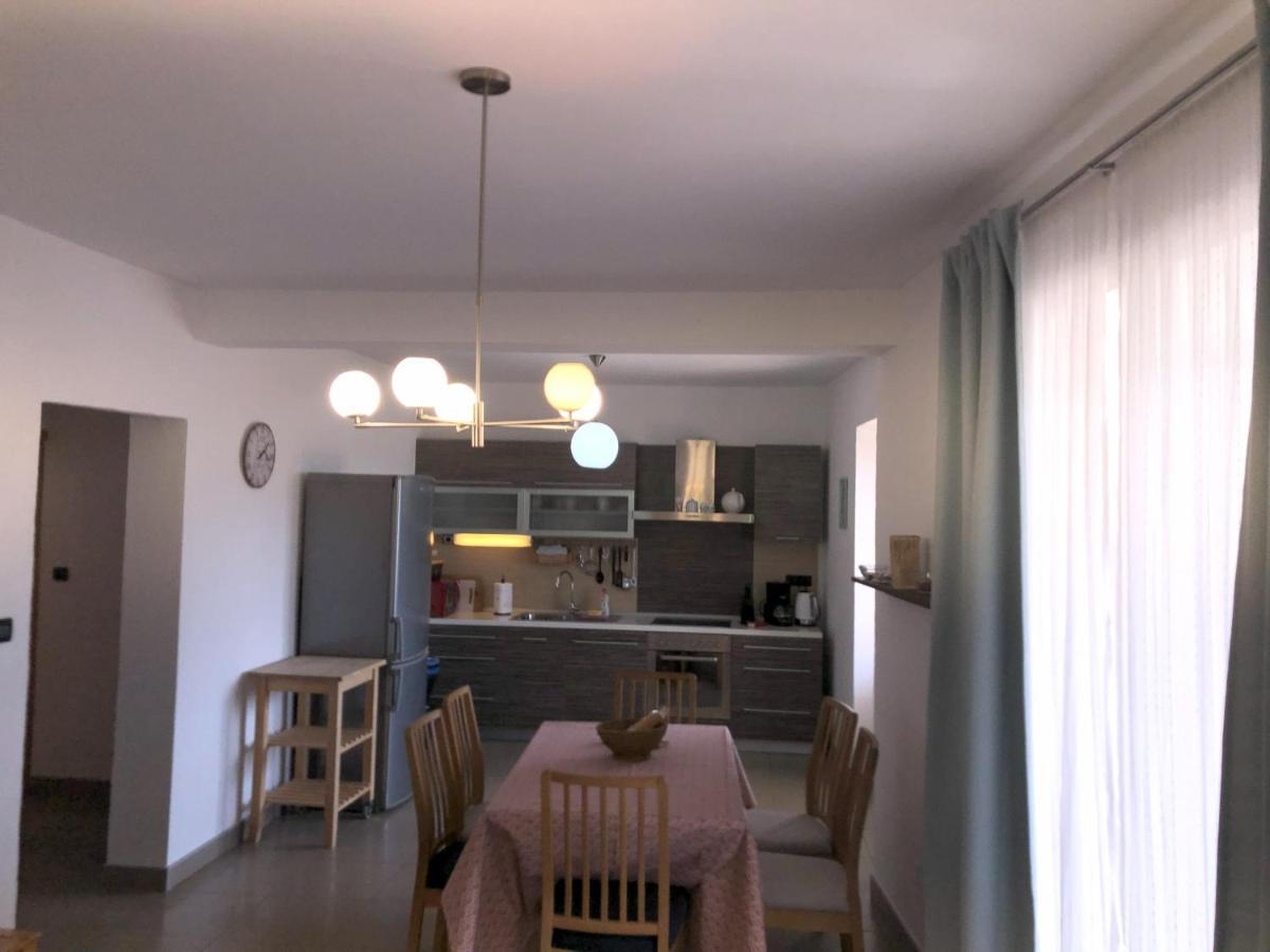 Apartments Trlika Kampor Bagian luar foto