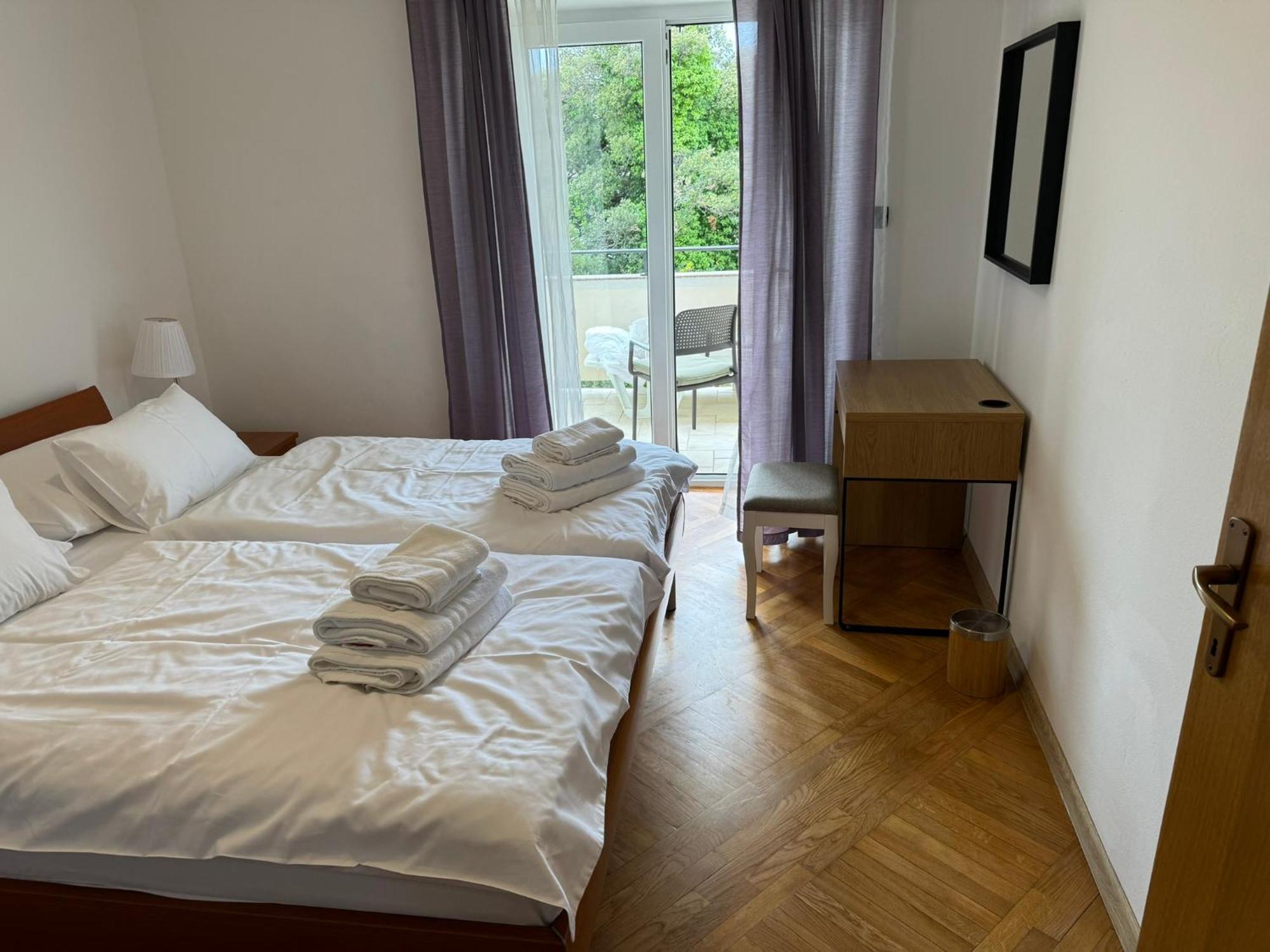Apartments Trlika Kampor Bagian luar foto